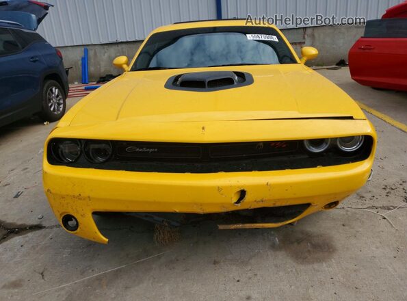 2C3CDZFJ6HH507941 2017 DODGE CHALLENGER Yellow Front view