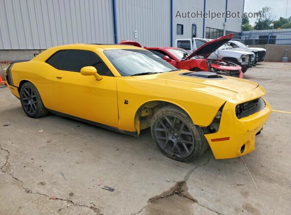 2C3CDZFJ6HH507941 2017 DODGE CHALLENGER Yellow Front right