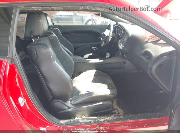 2C3CDZFJ7GH288728 2016 DODGE CHALLENGER Красный Вид салона спереди