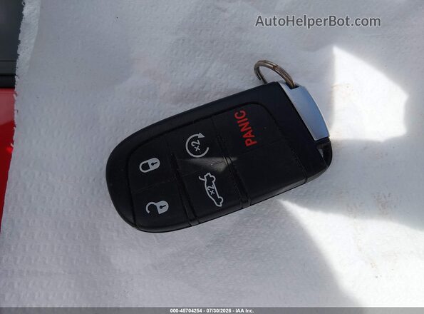 2C3CDZFJ7GH288728 2016 DODGE CHALLENGER Красный Вид панели приборов