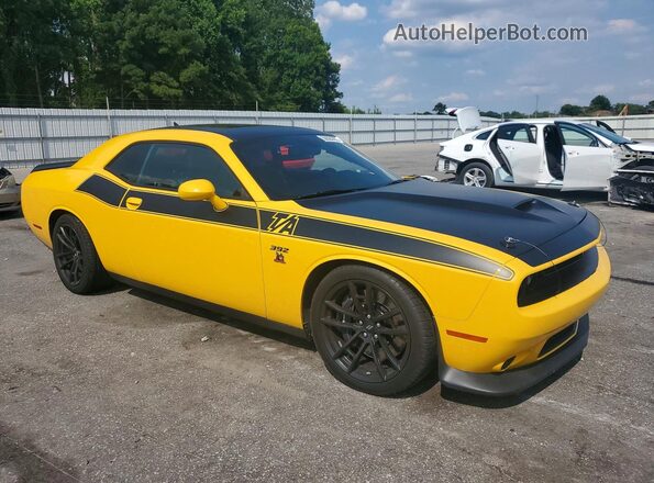 2C3CDZFJ8HH554906 2017 DODGE CHALLENGER Yellow Առջևի աջ