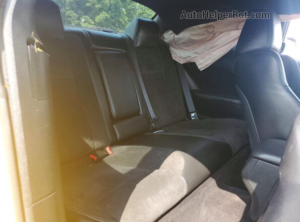 2C3CDZFJ8HH554906 2017 DODGE CHALLENGER Yellow Հետևի նստատեղերի տեսք