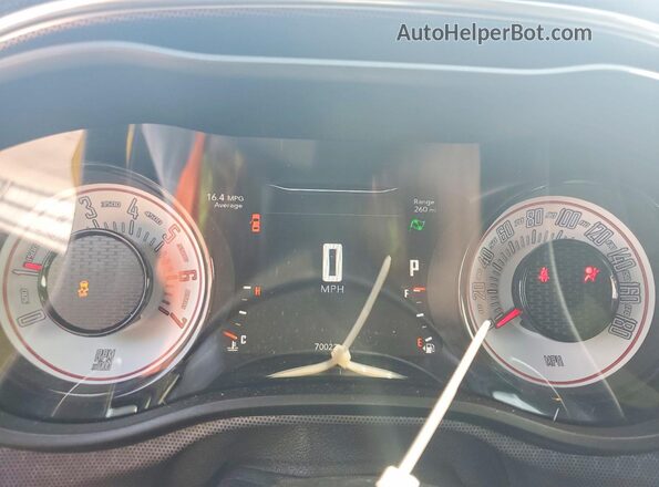 2C3CDZFJ8HH554906 2017 DODGE CHALLENGER Yellow Սարքավորումների վահանակի տեսք