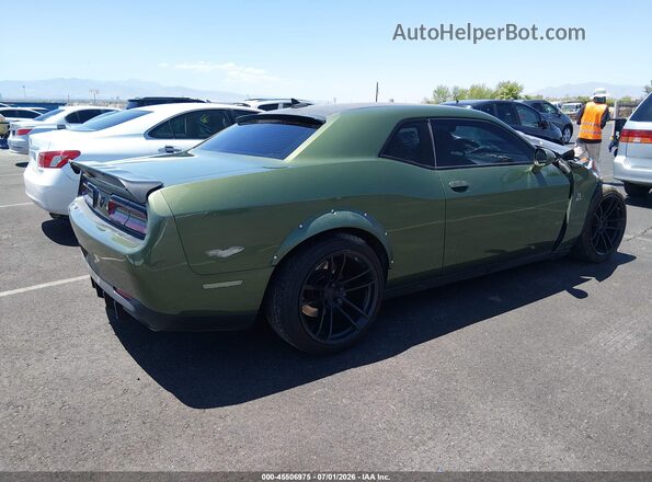 2C3CDZFJ8JH171411 2018 DODGE CHALLENGER Зеленый Задняя правая четверть