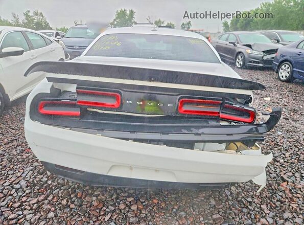 2C3CDZFJ8LH181178 2020 DODGE CHALLENGER White Widok z tyłu