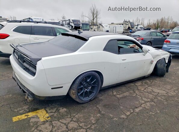 2C3CDZFJ9JH154634 2018 DODGE CHALLENGER White Հետևի աջ