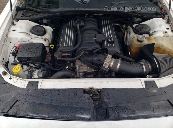 2C3CDZFJ9JH154634 2018 DODGE CHALLENGER White Սալոնի հետևի տեսք