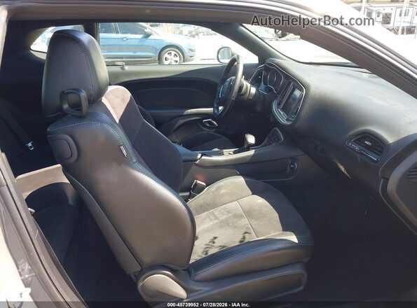 2C3CDZFJ9KH574816 2019 DODGE CHALLENGER Gray Front interior view