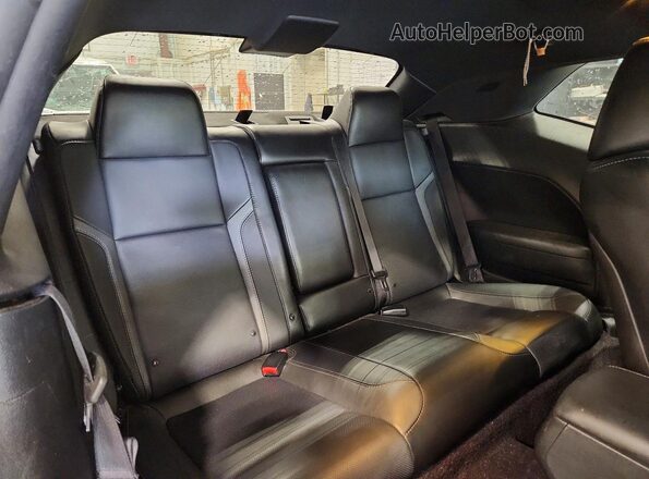2C3CDZGG1HH578788 2017 DODGE CHALLENGER White Vista de los asientos traseros