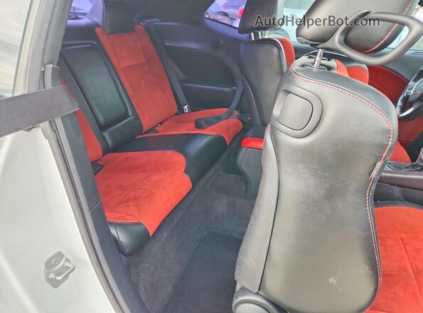 2C3CDZGG2JH184402 2018 DODGE CHALLENGER White Հետևի նստատեղերի տեսք