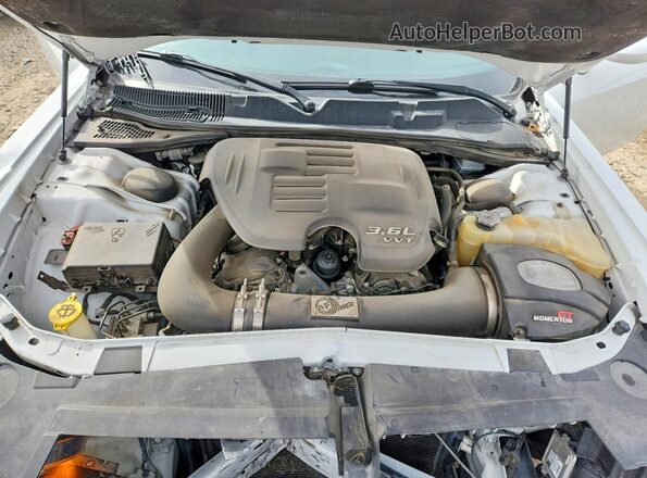 2C3CDZGG2JH184402 2018 DODGE CHALLENGER White Սալոնի հետևի տեսք