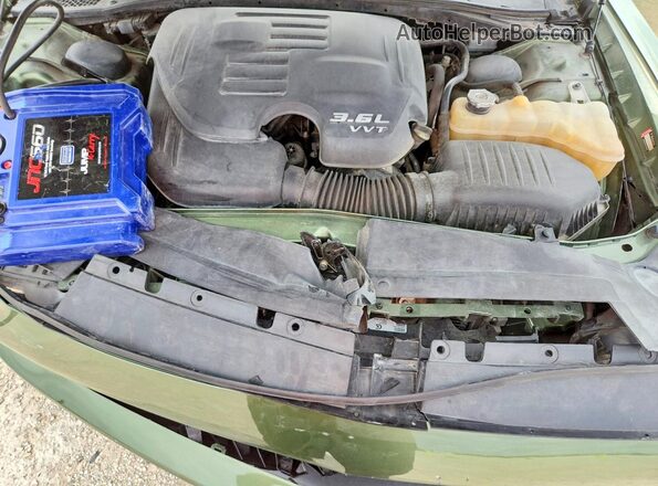 2C3CDZJG0KH611201 2019 DODGE CHALLENGER Green Вид задньої частини салону