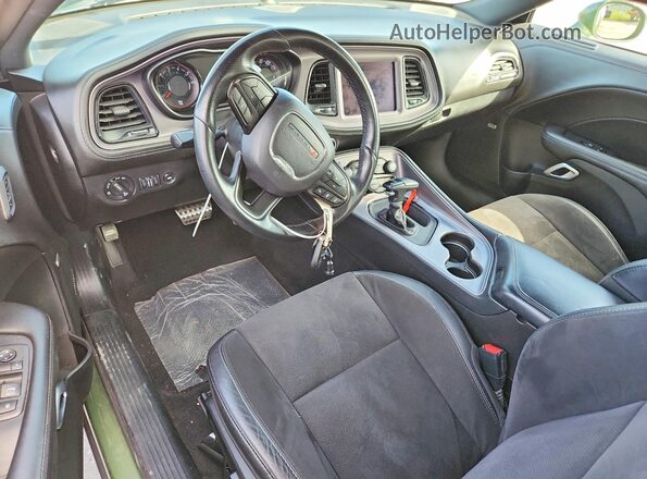 2C3CDZJG3PH586737 2023 DODGE CHALLENGER Green Вид панелі приладів