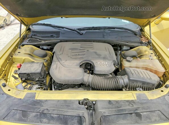 2C3CDZJG4LH235748 2020 DODGE CHALLENGER Gold Вид задньої частини салону