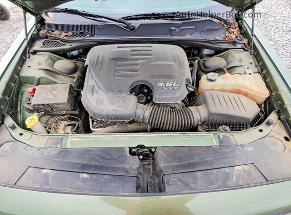 2C3CDZJG4MH649937 2021 DODGE CHALLENGER Green Вид задньої частини салону