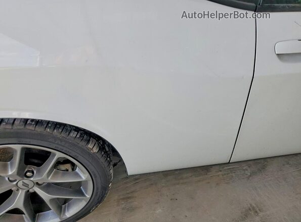 2C3CDZJG5PH526412 2023 DODGE CHALLENGER White Հետևի նստատեղերի տեսք