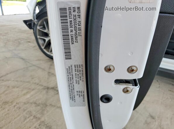 2C3CDZJG5PH526412 2023 DODGE CHALLENGER White VIN կոդի պիտակի տեսք