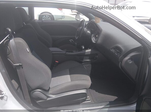 2C3CDZJG7LH230687 2020 DODGE CHALLENGER Light Blue Front interior view