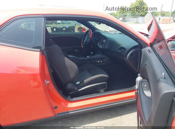 2C3CDZJG7NH117826 2022 DODGE CHALLENGER Orange Вид салону спереду