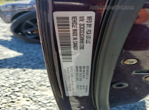 2C3CDZJGXMH517393 2021 DODGE CHALLENGER Purple Vista del compartimento del motor