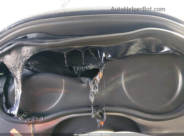 2C3CDZJGXPH685622 2023 DODGE CHALLENGER Gray Vista de los asientos traseros