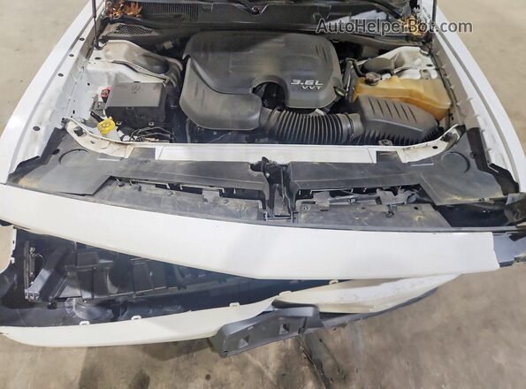2C3CDZKG1NH175672 2022 DODGE CHALLENGER White Vista interior trasera