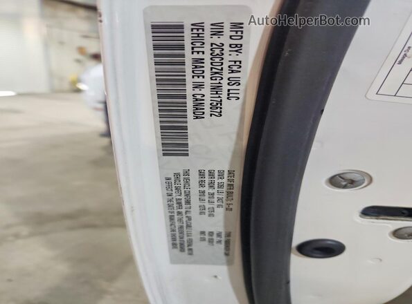 2C3CDZKG1NH175672 2022 DODGE CHALLENGER White Vista del compartimento del motor