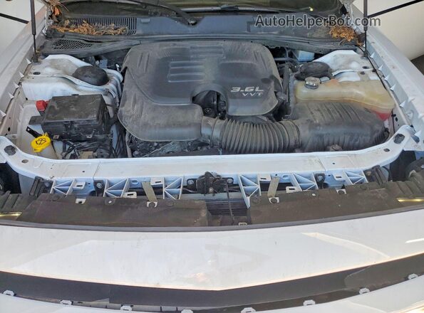 2C3CDZKG9KH558125 2019 DODGE CHALLENGER White უკანა სალონის ხედი