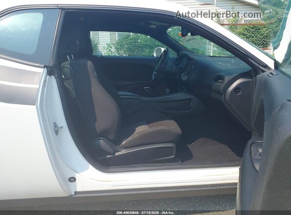 2C3CDZKG9LH152704 2020 DODGE CHALLENGER White Front interior view