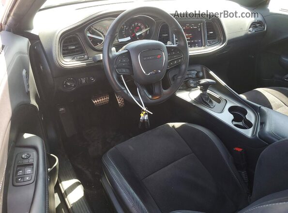 2C3CDZKGXPH618310 2023 DODGE CHALLENGER Красный Вид панели приборов