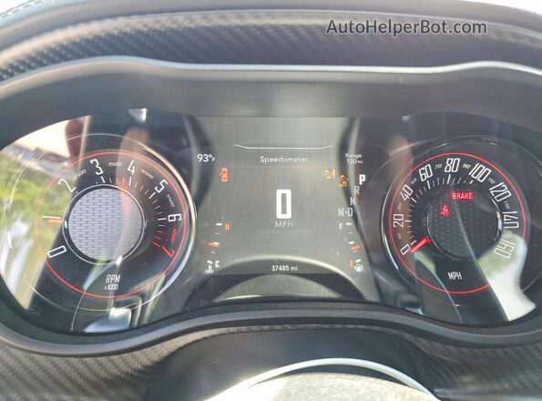 2C3CDZKGXPH618310 2023 DODGE CHALLENGER Красный Вид щитка приборов