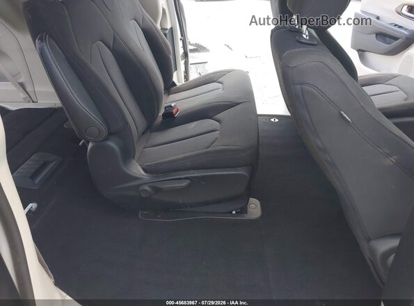 2C4RC1AG2LR146247 2020 CHRYSLER VOYAGER White Widok naklejki z numerem VIN