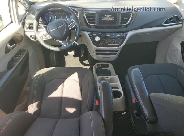2C4RC1AG7LR141738 2020 CHRYSLER VOYAGER White Вид панелі приладів