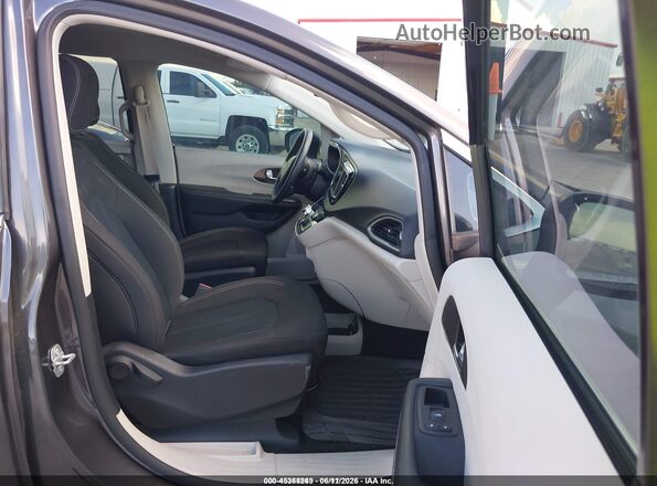 2C4RC1AGXLR181764 2020 CHRYSLER VOYAGER Gray Front interior view