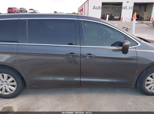 2C4RC1AGXLR181764 2020 CHRYSLER VOYAGER Gray Rear interior view