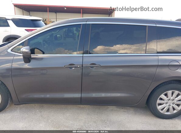 2C4RC1AGXLR181764 2020 CHRYSLER VOYAGER Gray 360 interior view