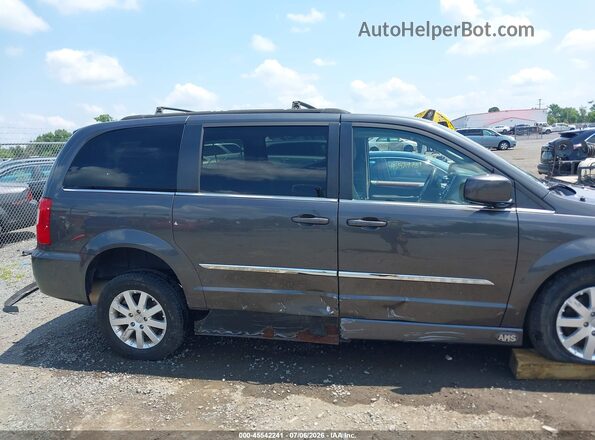 2C4RC1BG0GR205199 2016 CHRYSLER TOWN & COUNTRY Gray Вид задньої частини салону