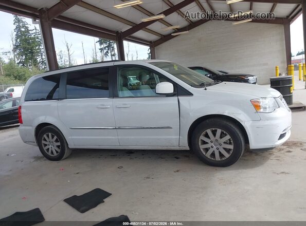 2C4RC1BG0GR223251 2016 CHRYSLER TOWN & COUNTRY White Вид задньої частини салону