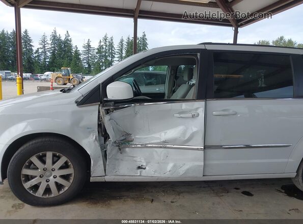2C4RC1BG0GR223251 2016 CHRYSLER TOWN & COUNTRY White Вид спереду