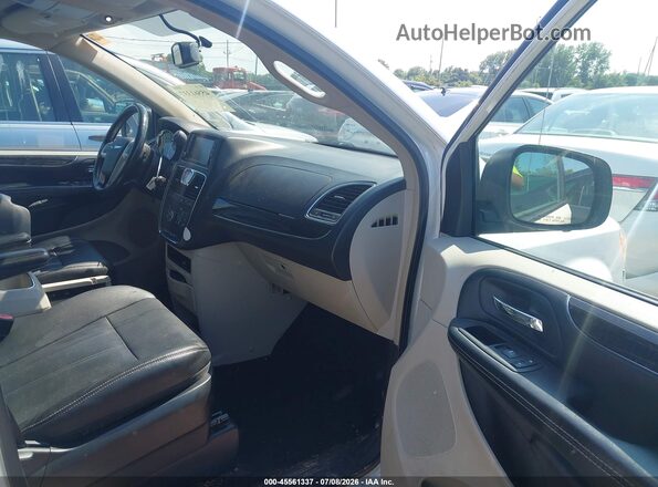 2C4RC1BG0GR253429 2016 CHRYSLER TOWN & COUNTRY White Front interior view