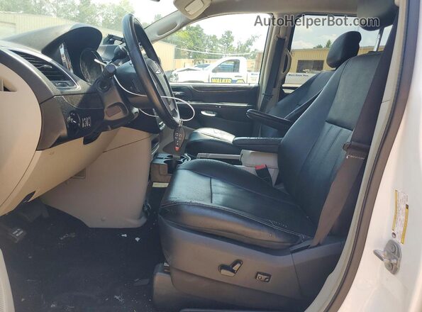 2C4RC1BG0GR294725 2016 CHRYSLER TOWN Белый Вид салона спереди