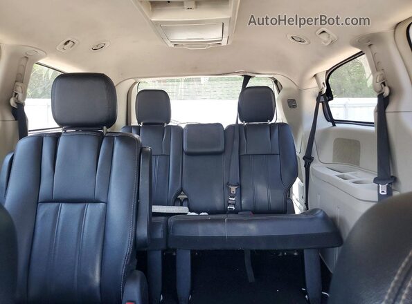 2C4RC1BG0GR294725 2016 CHRYSLER TOWN Белый Вид задних сидений