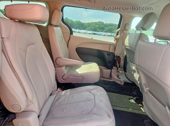 2C4RC1BG0HR512227 2017 CHRYSLER PACIFICA Burgundy Rear interior view