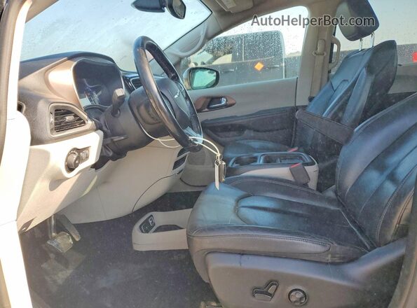 2C4RC1BG0KR626350 2019 CHRYSLER PACIFICA Black Widok wnętrza z przodu