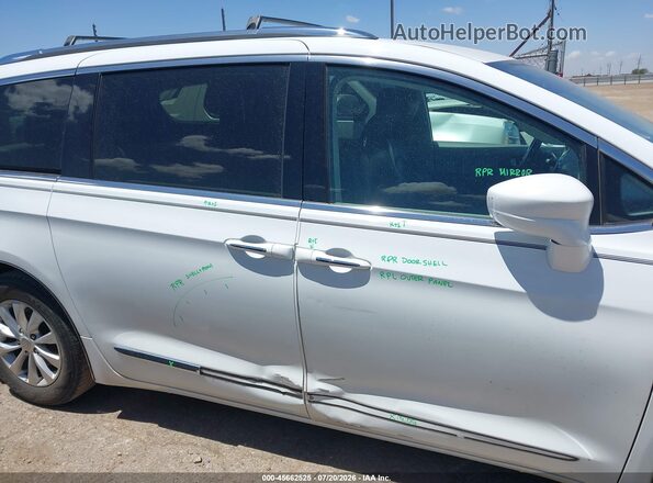 2C4RC1BG0KR730269 2019 CHRYSLER PACIFICA Белый Вид задней части салона