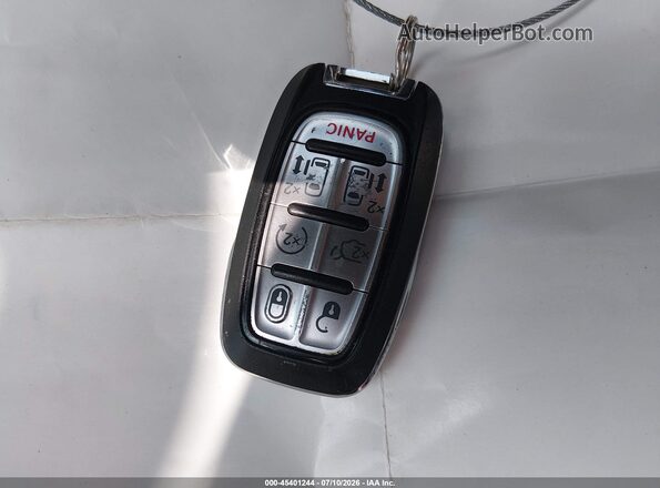 2C4RC1BG0KR733575 2019 CHRYSLER PACIFICA Red Вид панелі приладів