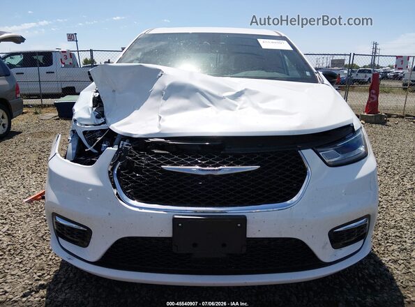 2C4RC1BG0TR254655 2026 CHRYSLER PACIFICA Белый Вид панели приборов