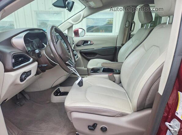 2C4RC1BG1HR687859 2017 CHRYSLER PACIFICA Красный Вид салона спереди