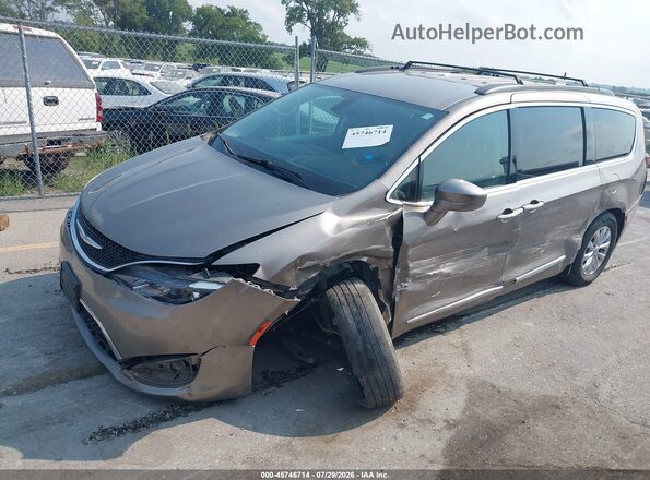 2C4RC1BG1HR752323 2017 CHRYSLER PACIFICA Beige Front left