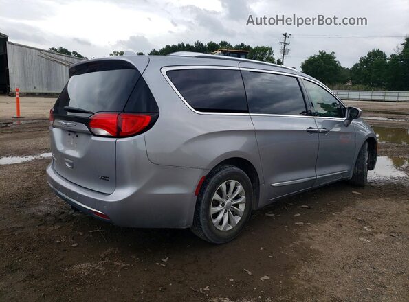 2C4RC1BG1JR217692 2018 CHRYSLER PACIFICA Silver Հետևի աջ